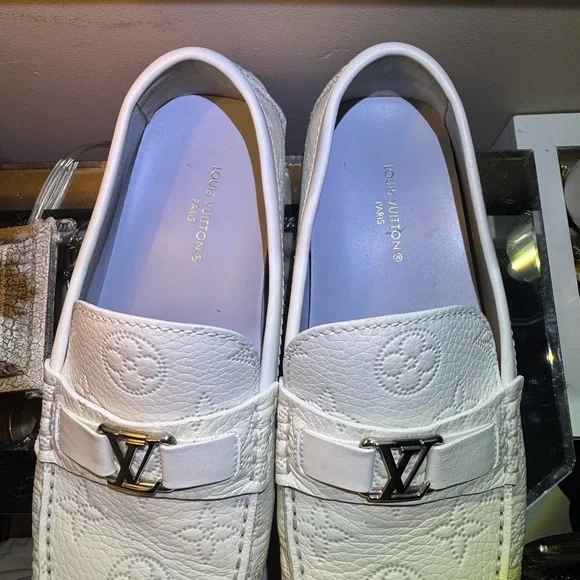 Louis Vuitton Hockenheim White Leather Loafers display picture 2